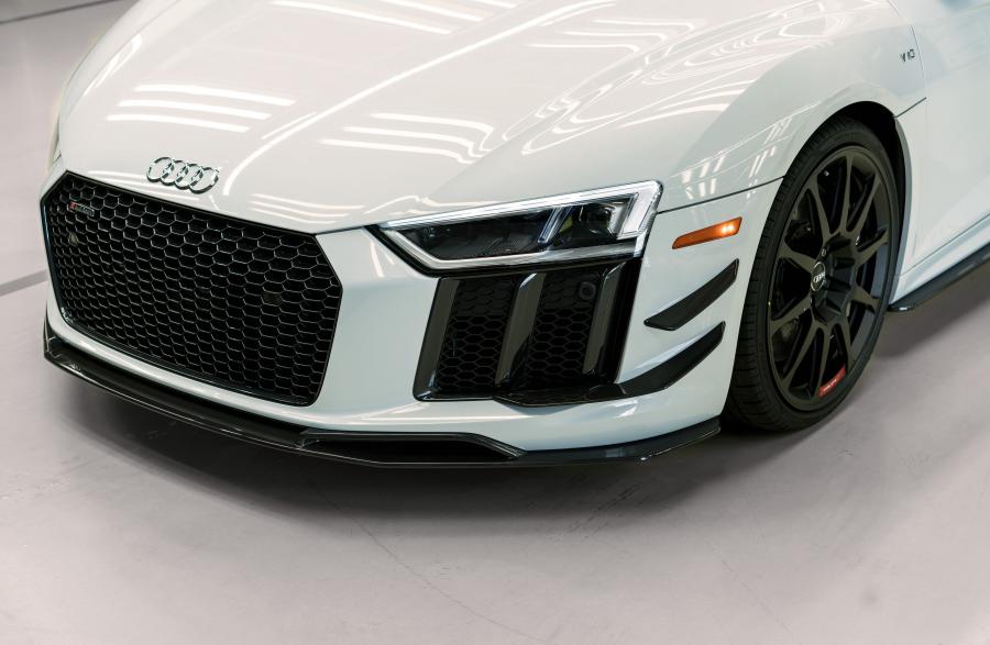 Детали экстерьера Audi R8 V10 plus Coupe Competition Package 2018 года  (NA) (фото 6 из 11)